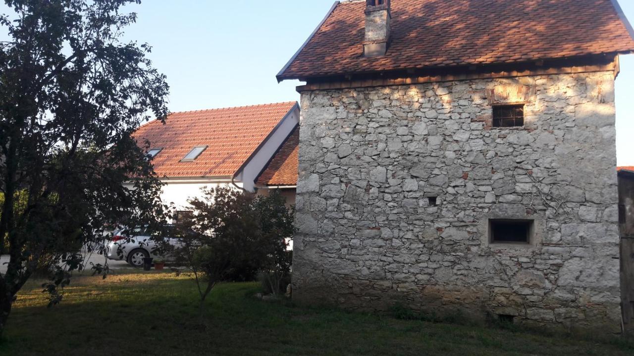 Apartma Sterle * Stari Trg pri Lozu